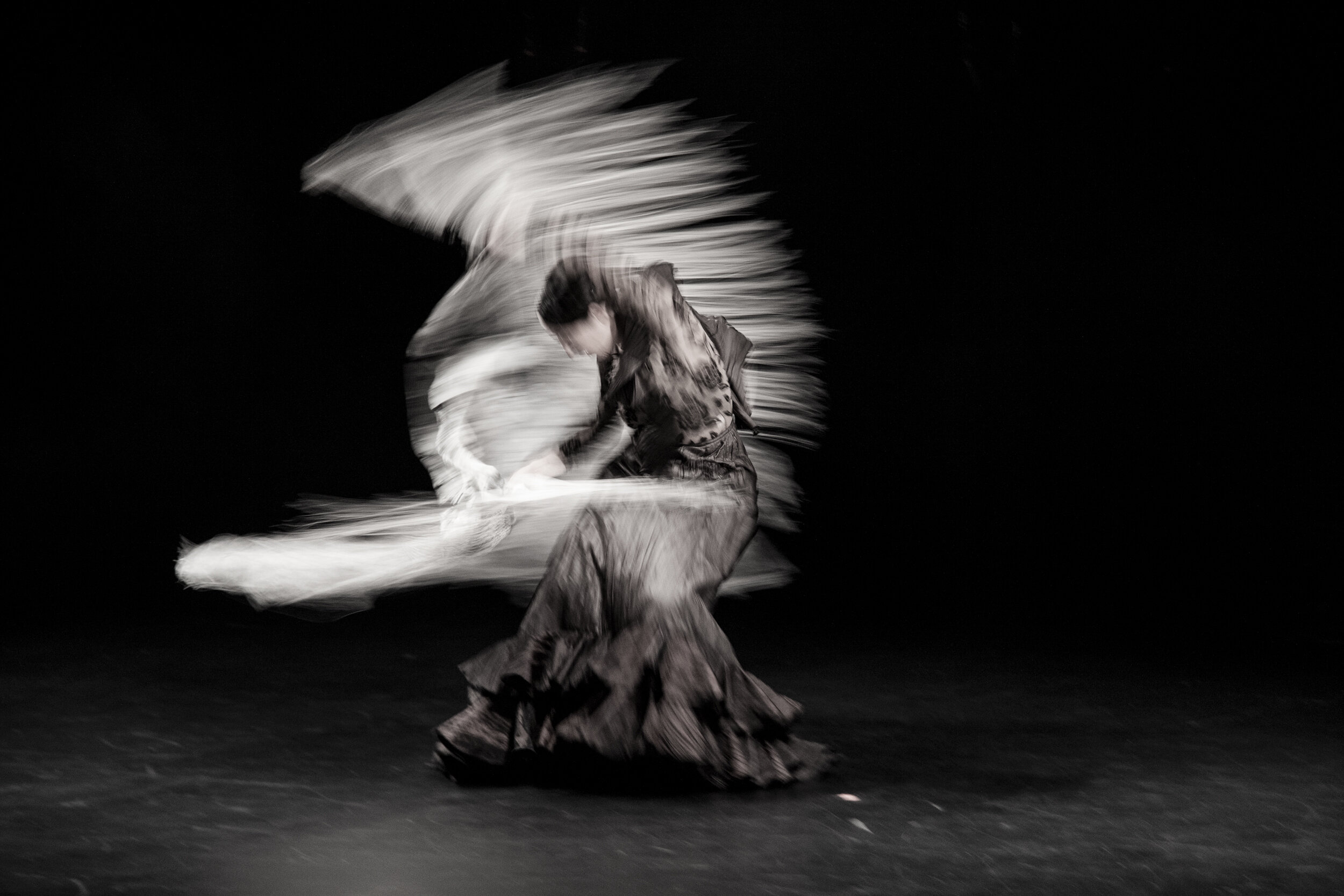Ana Morales en plena actuació a «Más que baile», al SAT! de Sant Andreu, dins el Ciutat Flamenco 2026